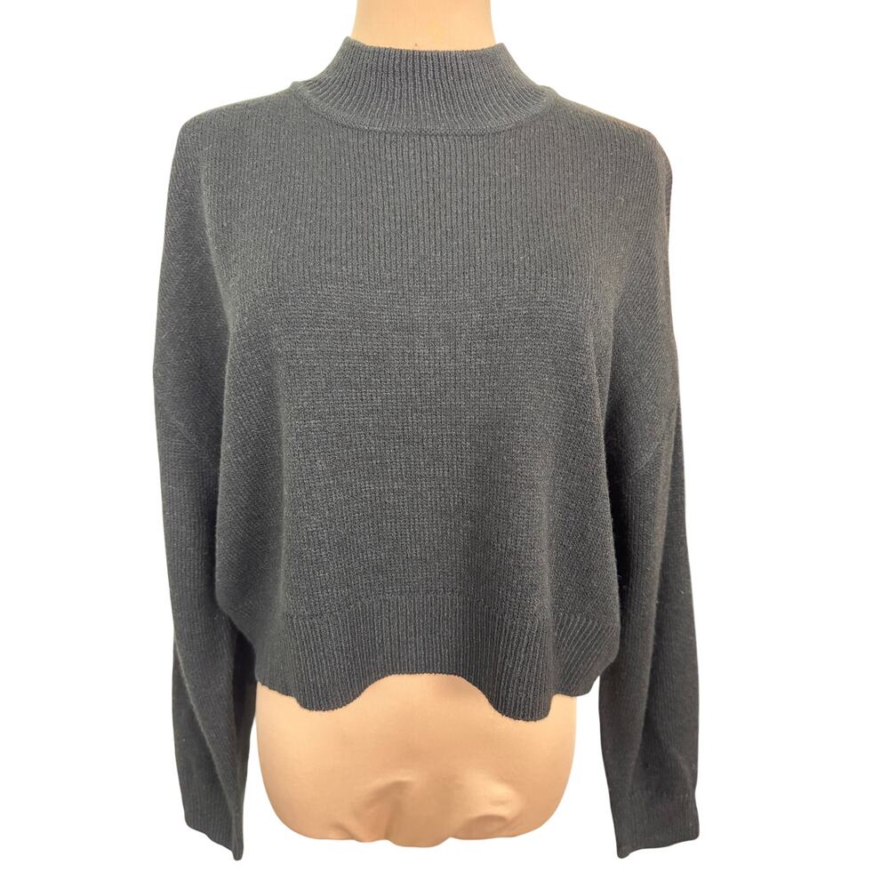 H&M Divided Women’s Medium Black Mock Neck Cropped Sweater Knit